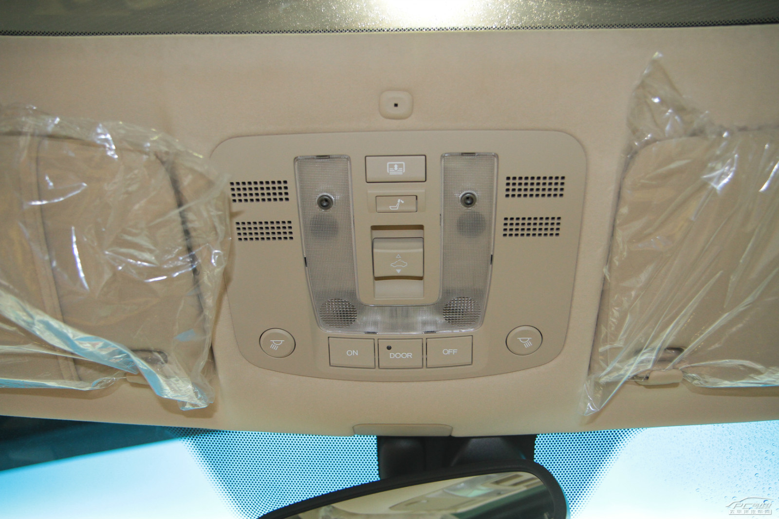 謳歌RL內(nèi)飾高清大圖