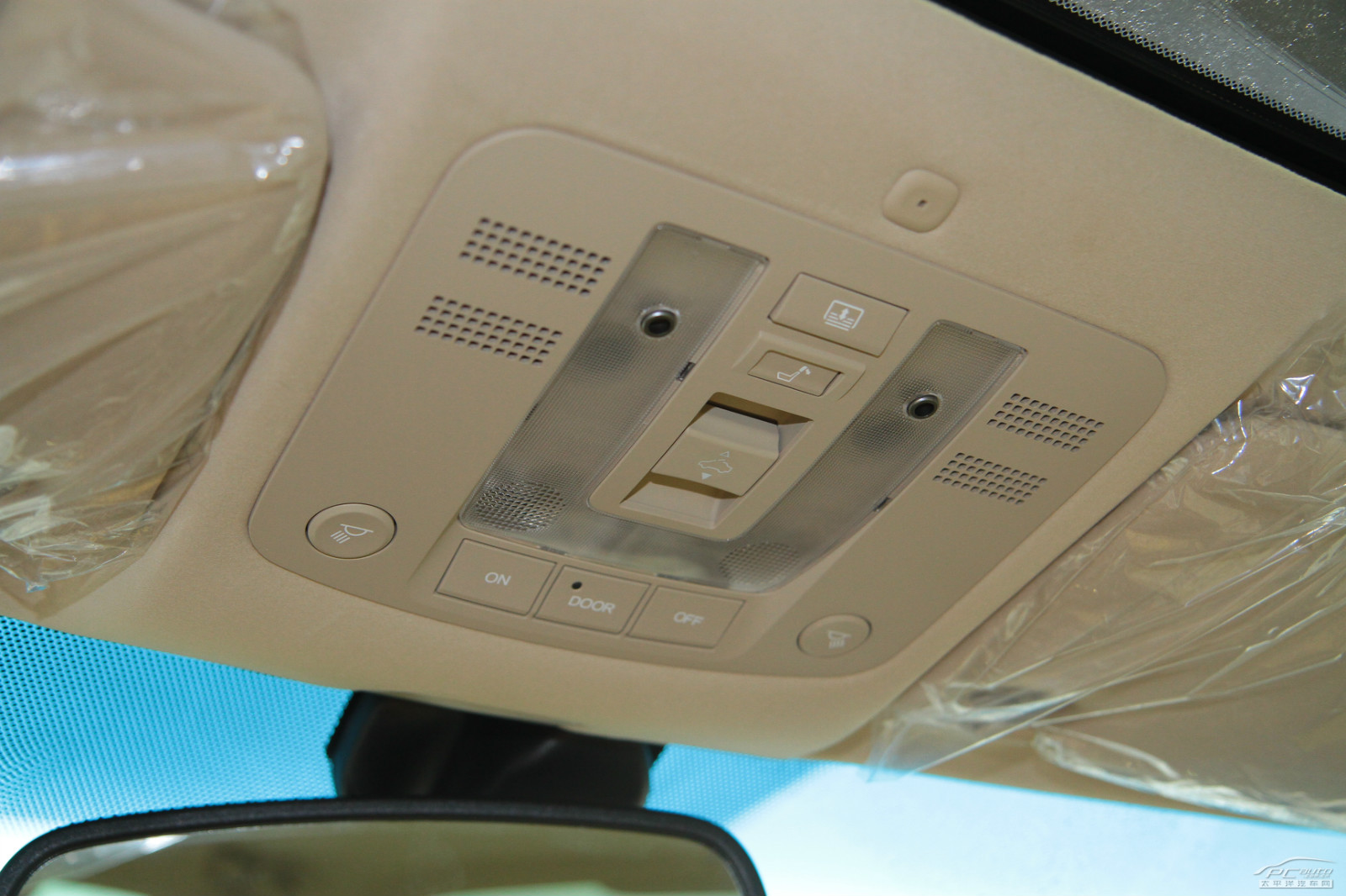 謳歌RL內(nèi)飾高清大圖