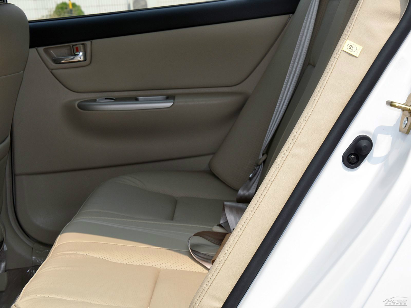 比亞迪F3R空間高清大圖