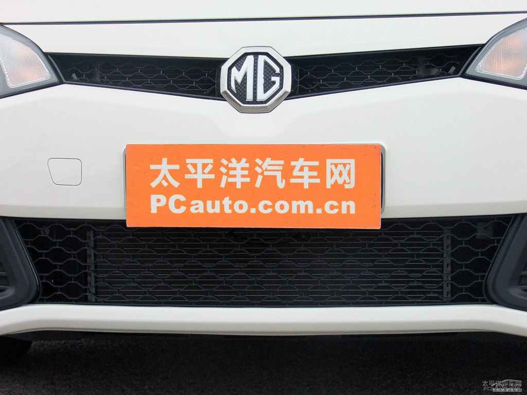圣峰白MG6外觀圖片