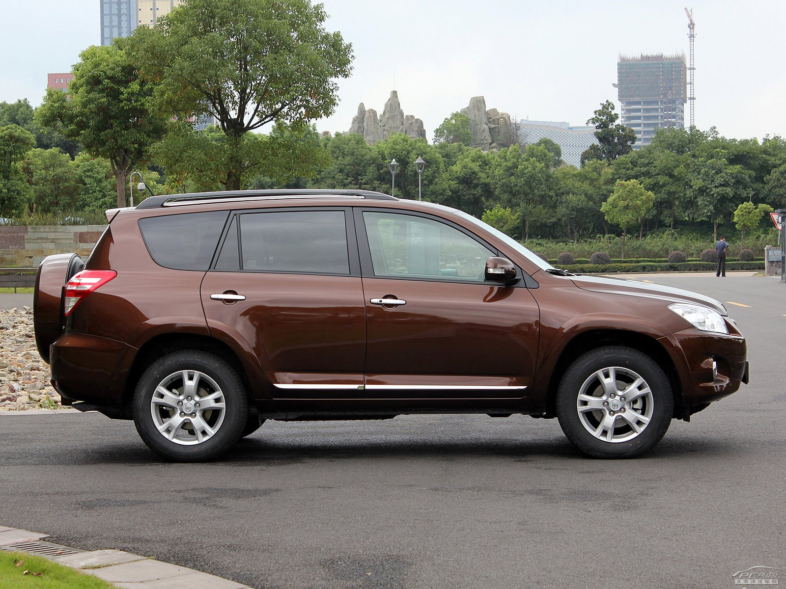 RAV4榮放外觀高清大圖