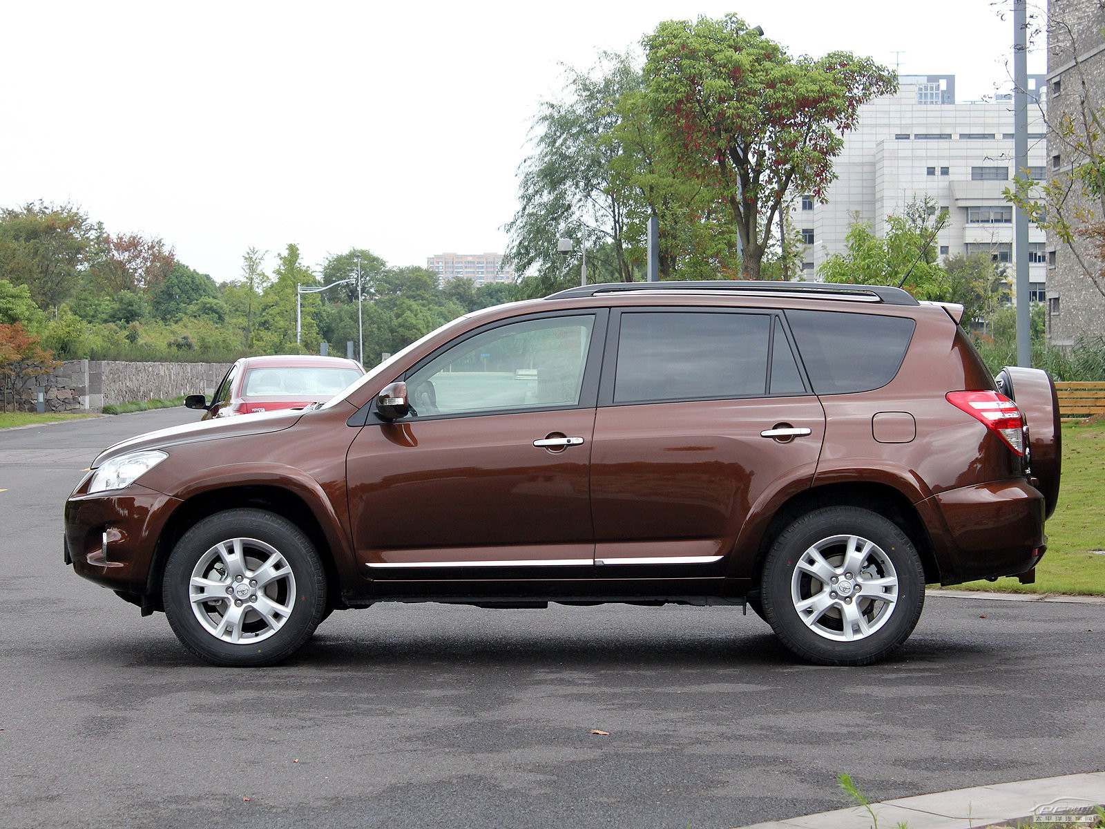 RAV4榮放外觀高清大圖