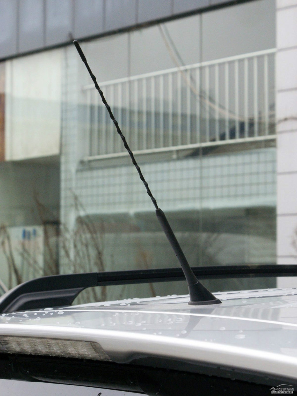 銀色RAV4榮放外觀圖片