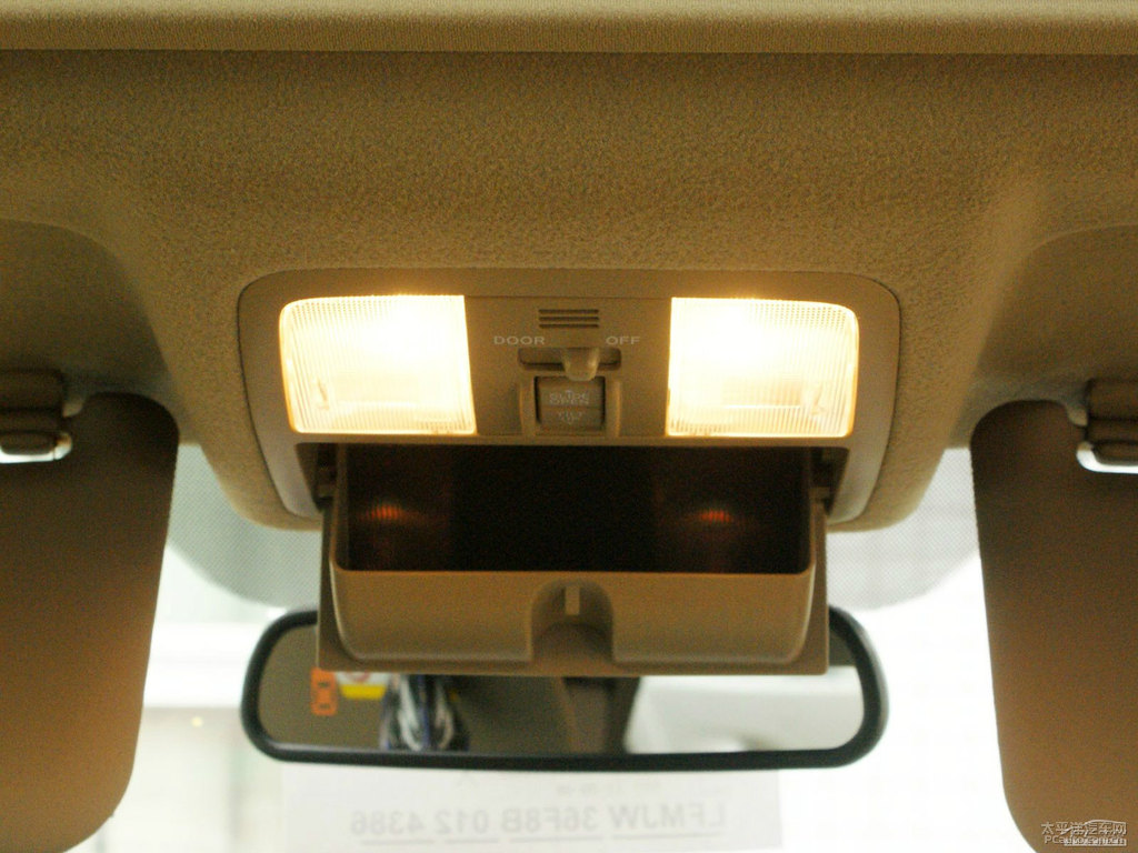 銀色RAV4榮放內(nèi)飾圖片