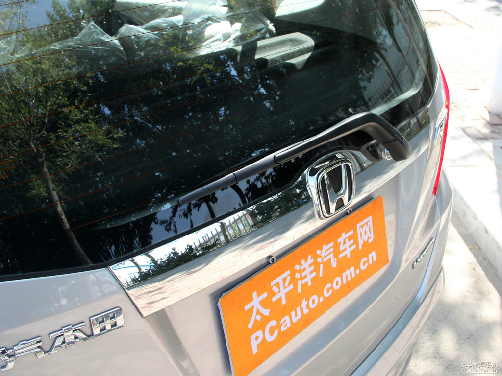 絲緞銀飛度車尾外觀圖片