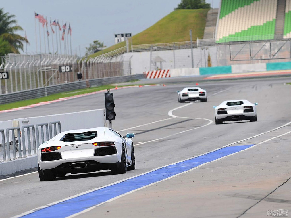 非金屬漆白色Aventador整車外觀外觀圖片
