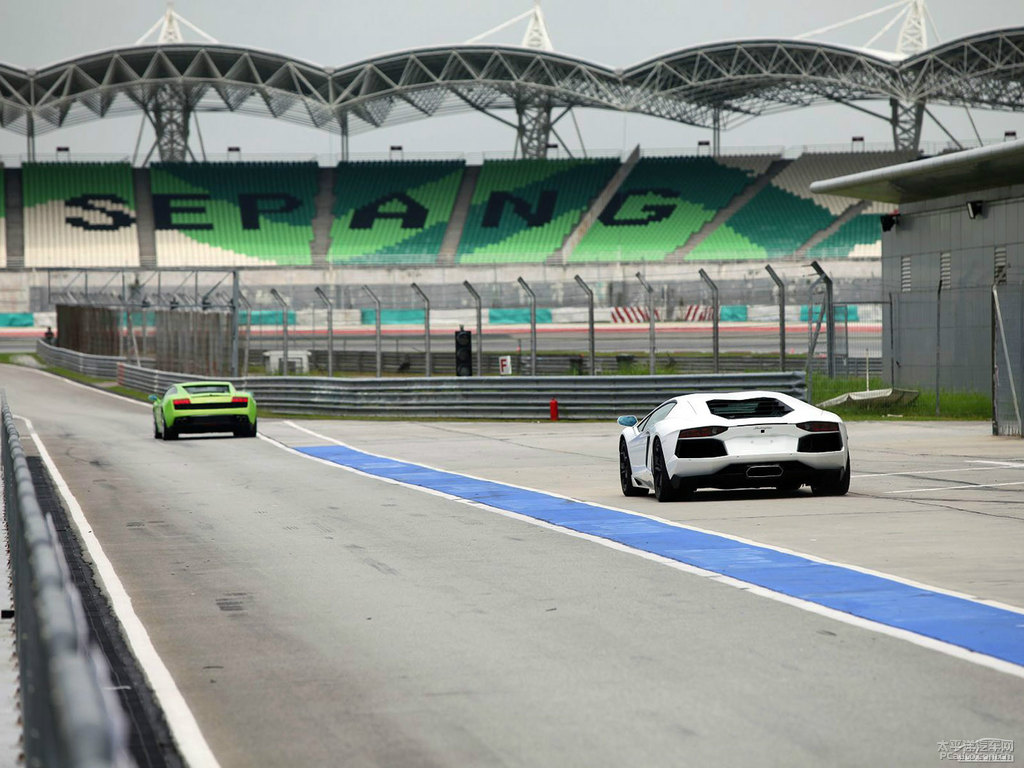 非金屬漆白色Aventador整車外觀外觀圖片