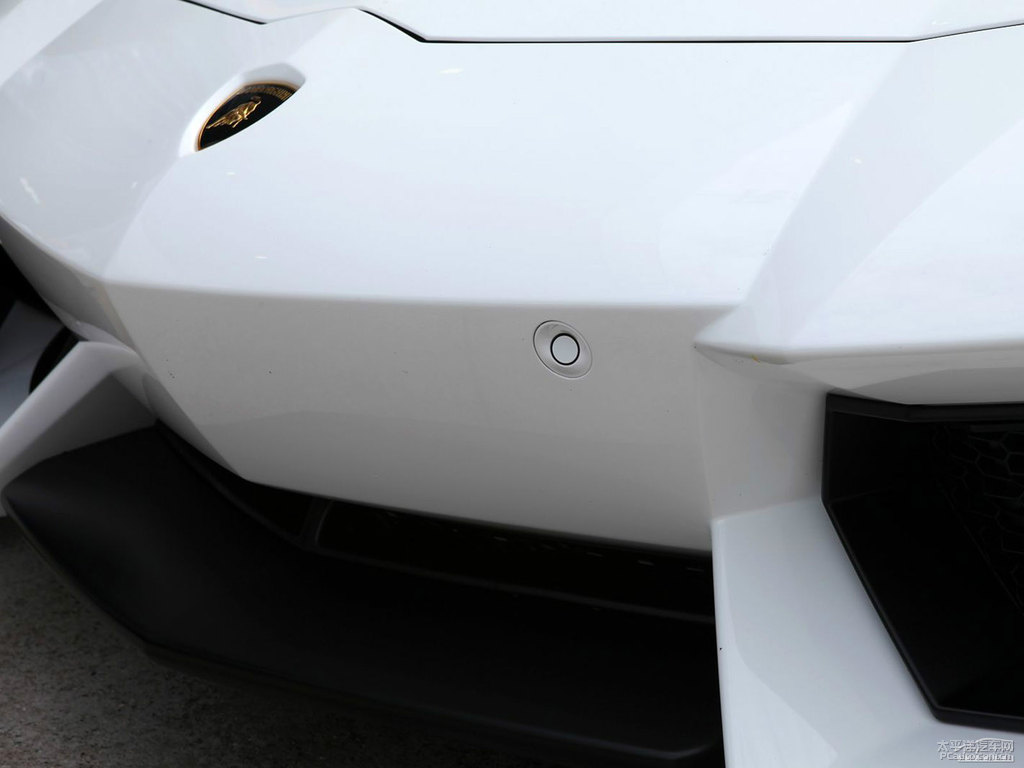 非金屬漆白色Aventador車頭外觀圖片