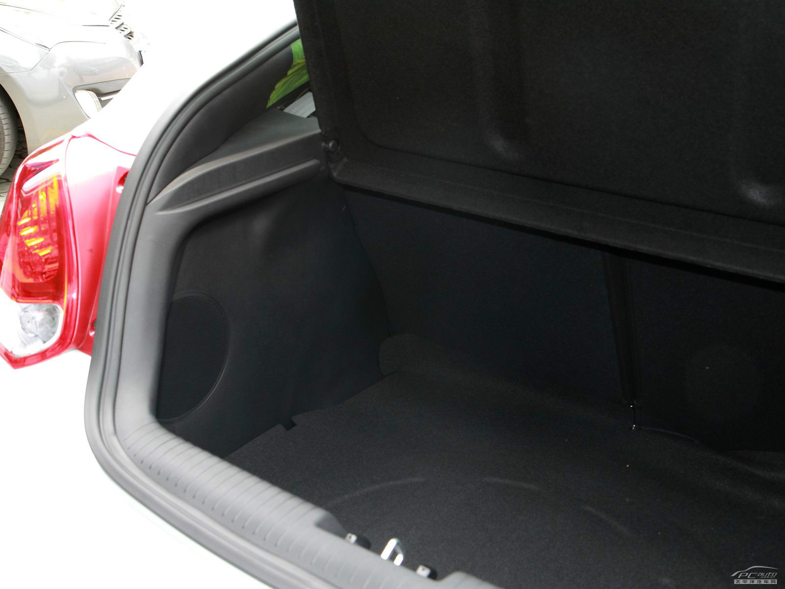 Veloster空間高清大圖