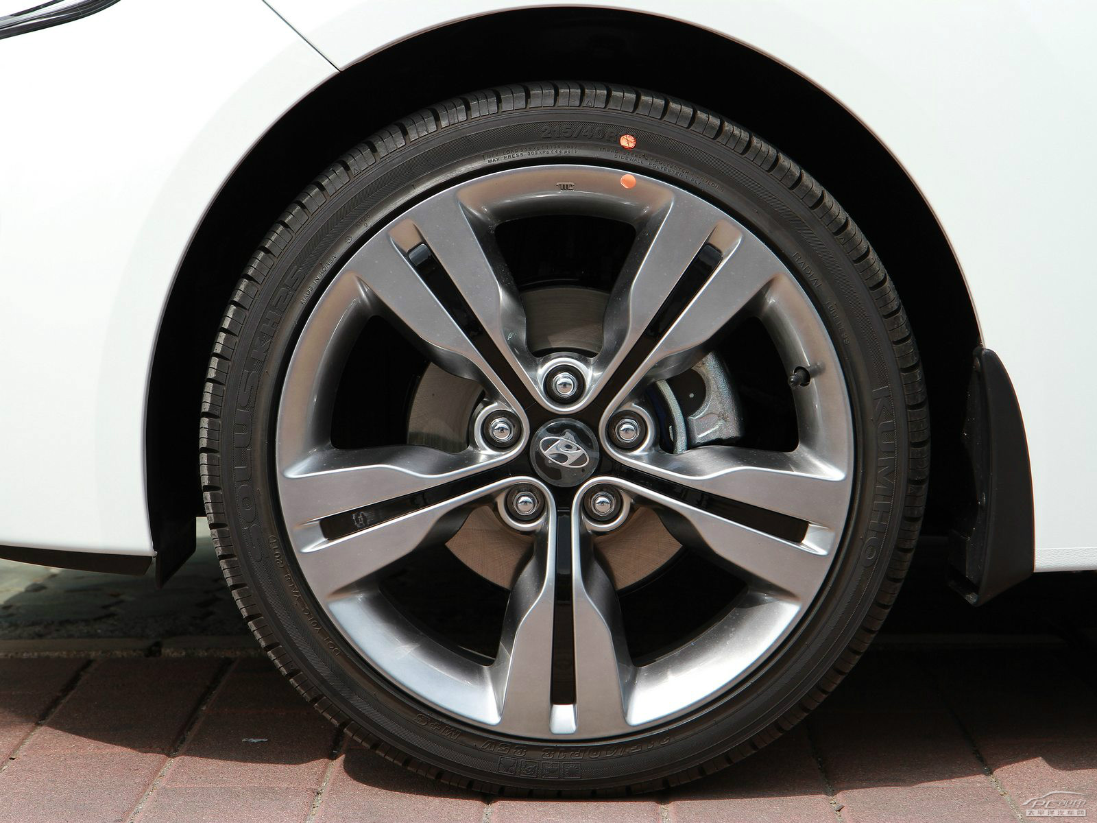 Veloster外觀高清大圖