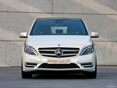 2011YB-Class E-CELL Plus Concept