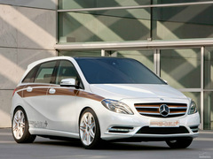 2011YB-Class E-CELL Plus Concept