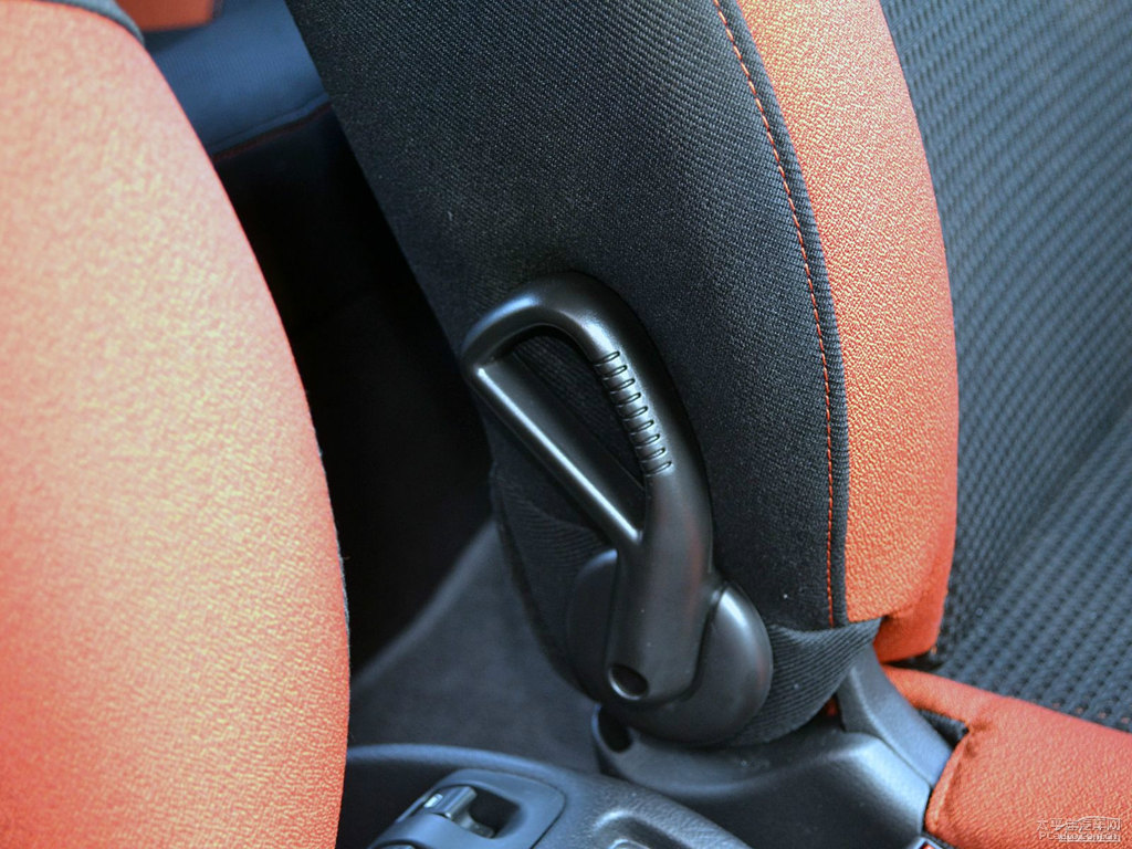 ٺ{ѩFC2΃(ni)DƬ