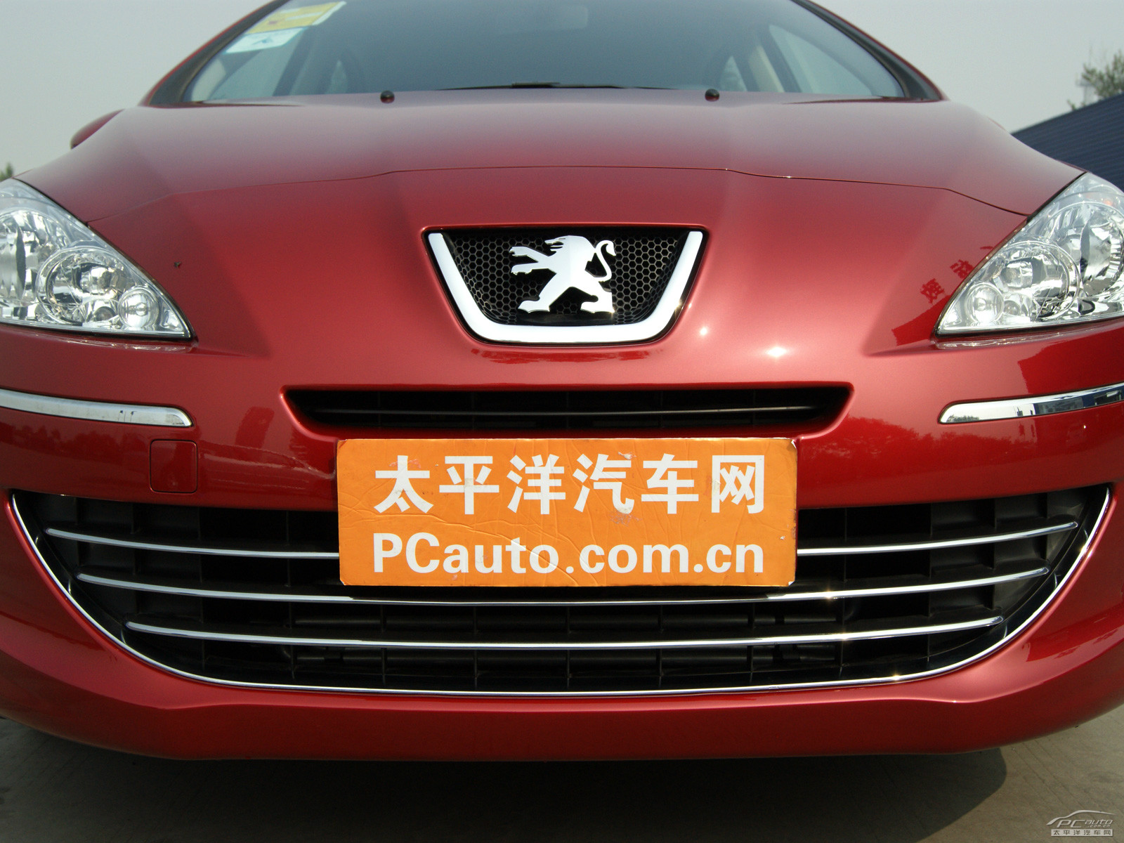標(biāo)致408外觀高清大圖