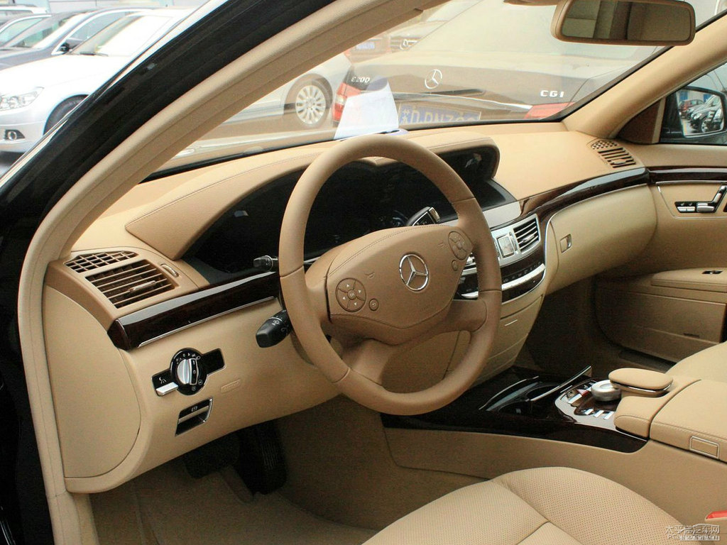 奔驰s级内饰图片