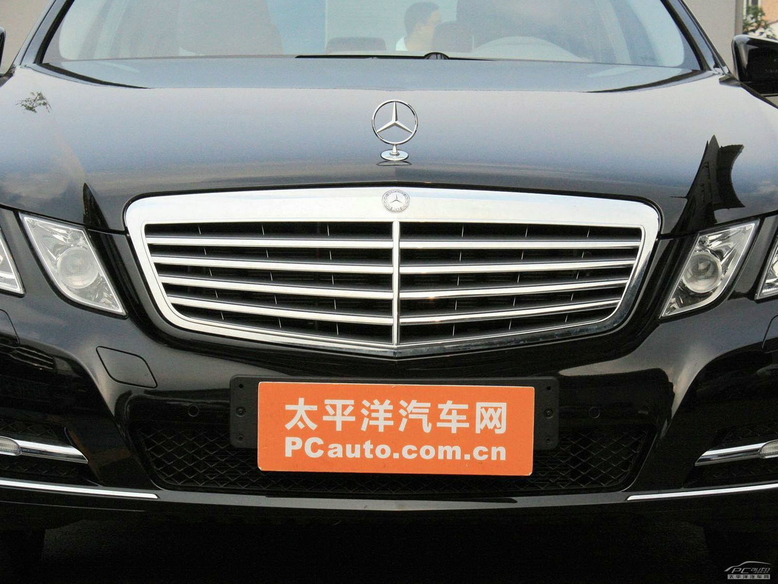 奔馳E級(jí)外觀高清大圖
