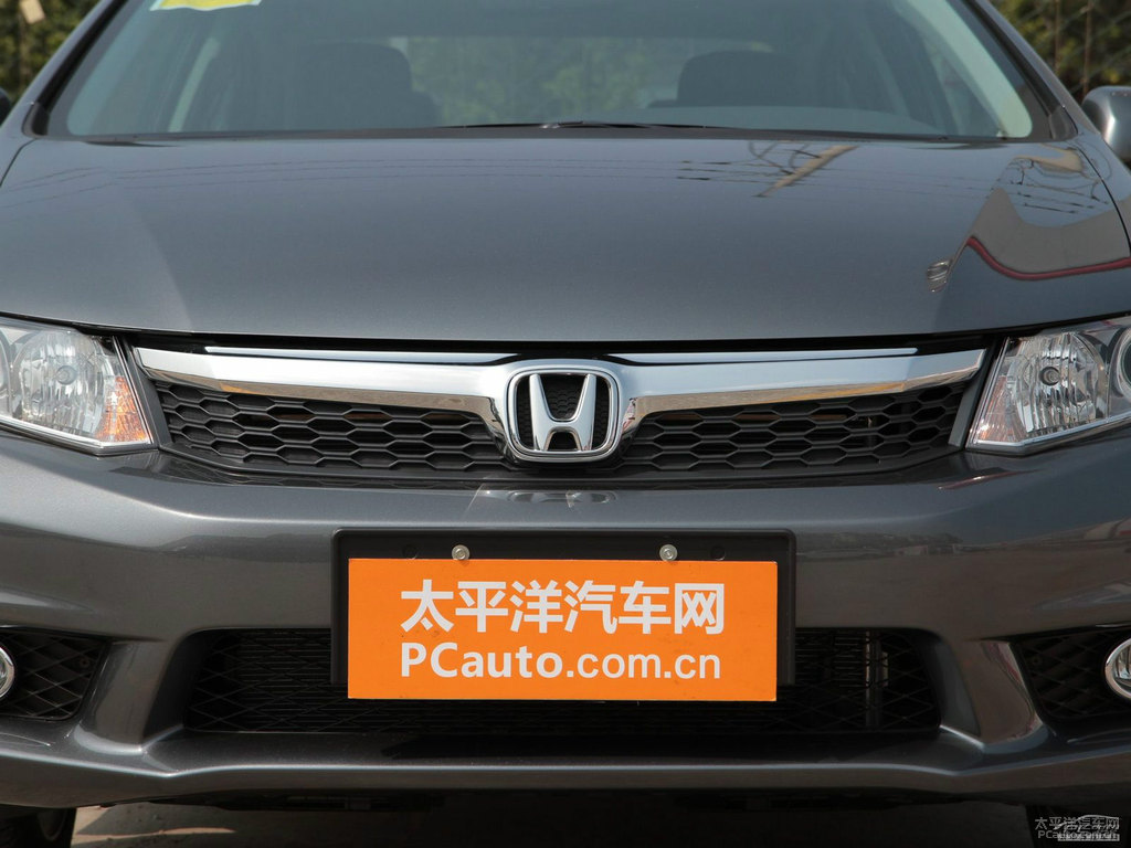 鈦金銀思域車頭外觀圖片