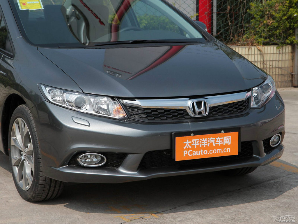 鈦金銀思域車頭外觀圖片