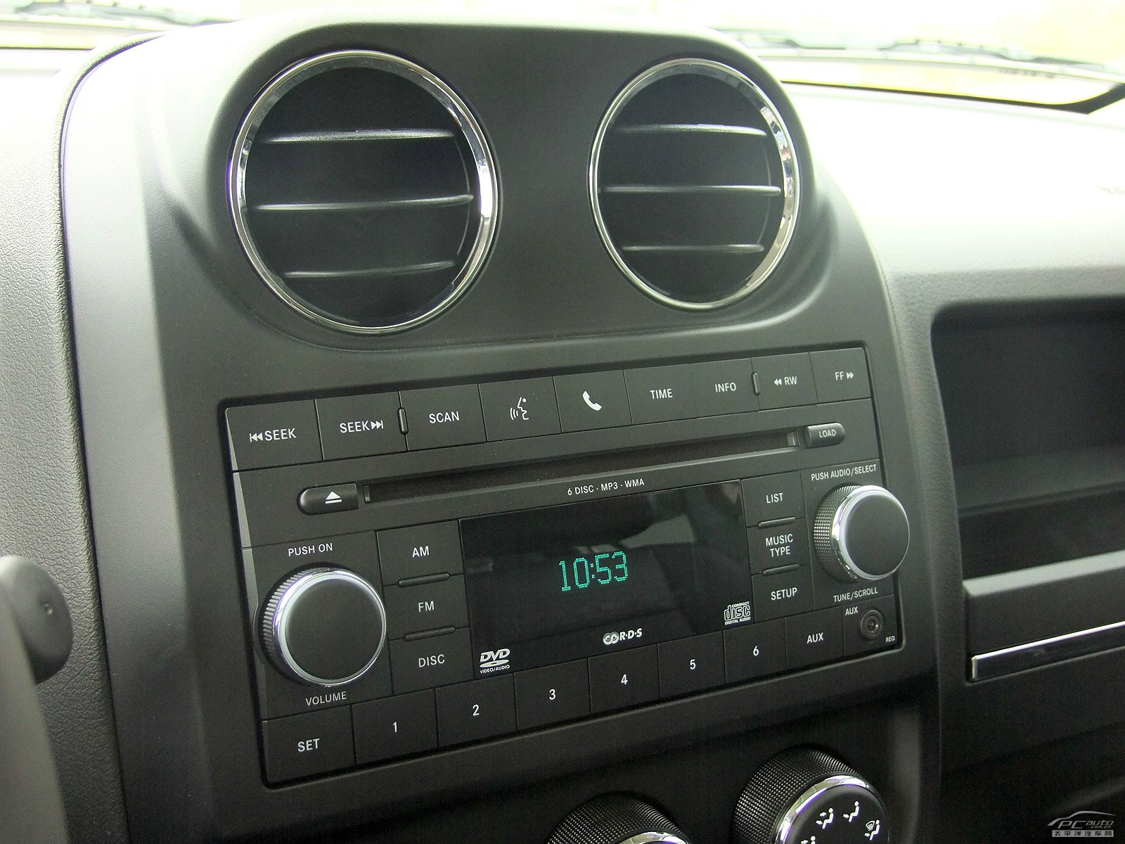 自由客內(nèi)飾高清大圖