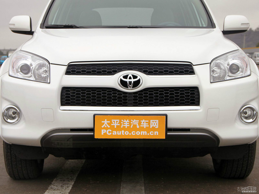 超級白RAV4榮放外觀圖片