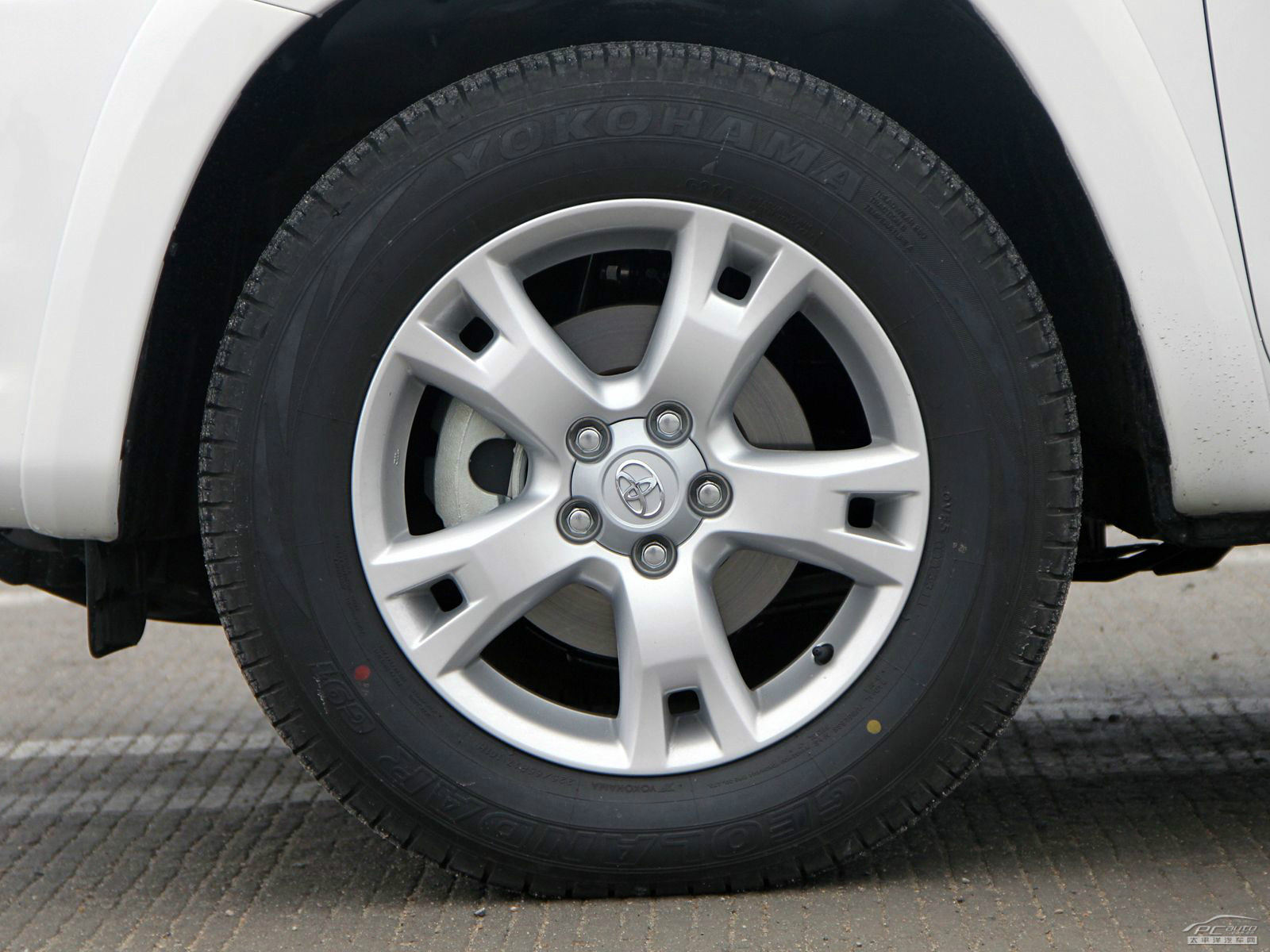 RAV4榮放外觀高清大圖
