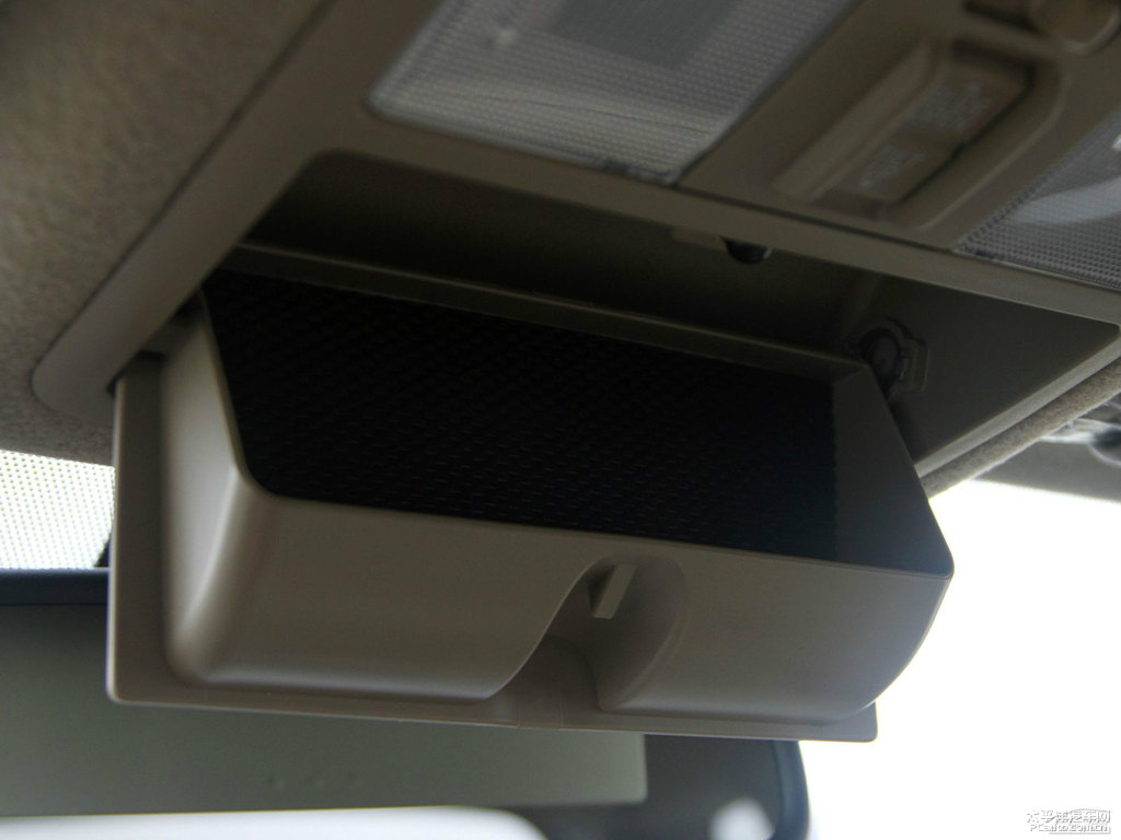 超級白RAV4榮放空間圖片