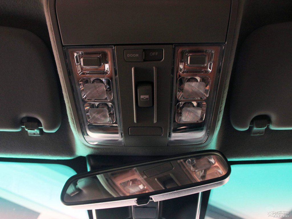 ɰy{ǽݴ7 SUV(ni)DƬ
