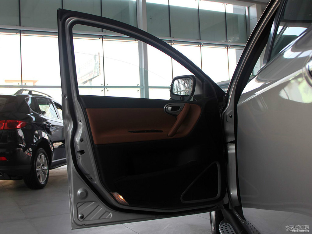 ɰy{ǽݴ7 SUV(ni)DƬ