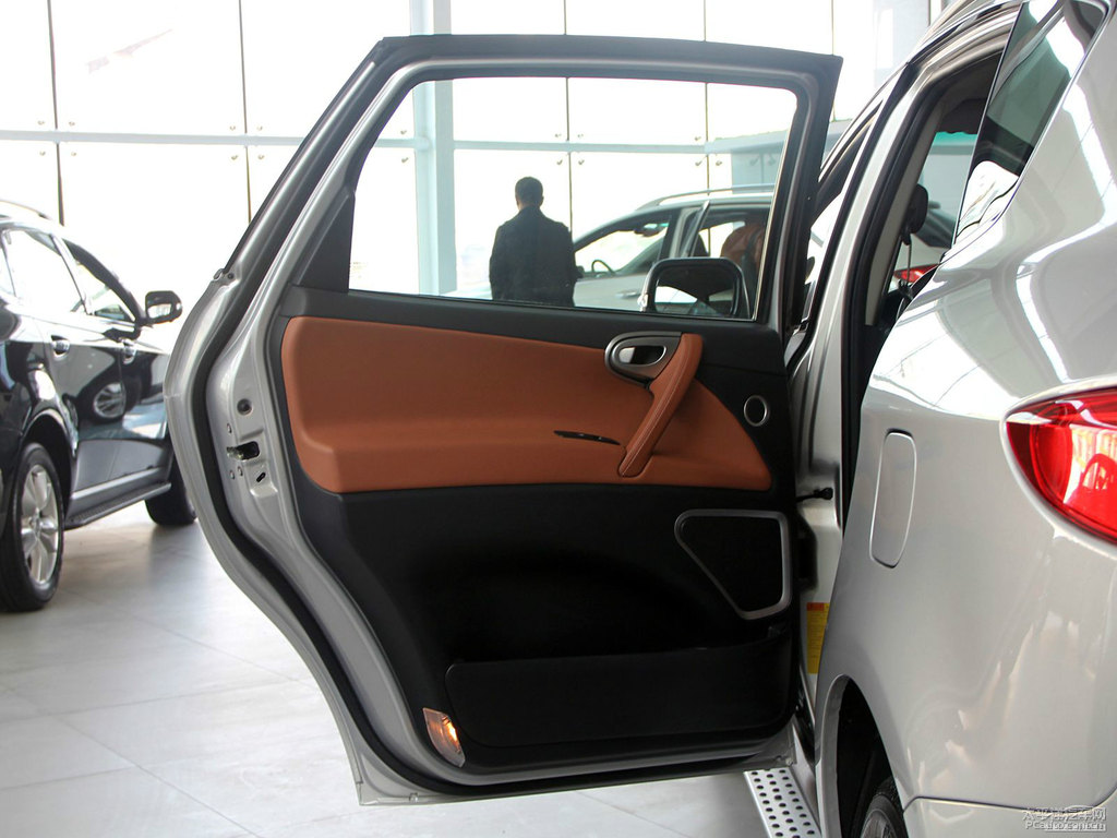 ɰy{ǽݴ7 SUV(ni)DƬ
