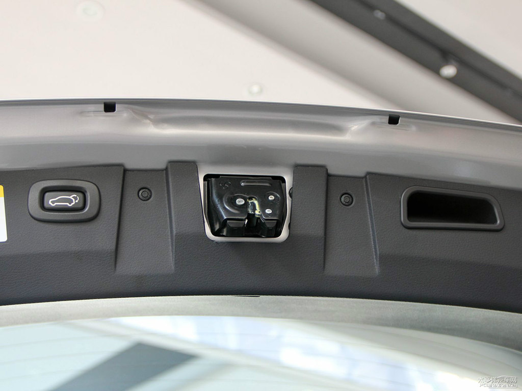 ɰy{ǽݴ7 SUV(ni)DƬ