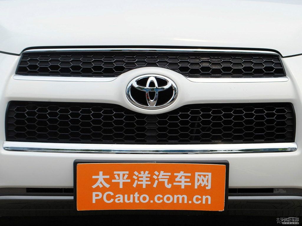 超級(jí)白R(shí)AV4榮放外觀圖片
