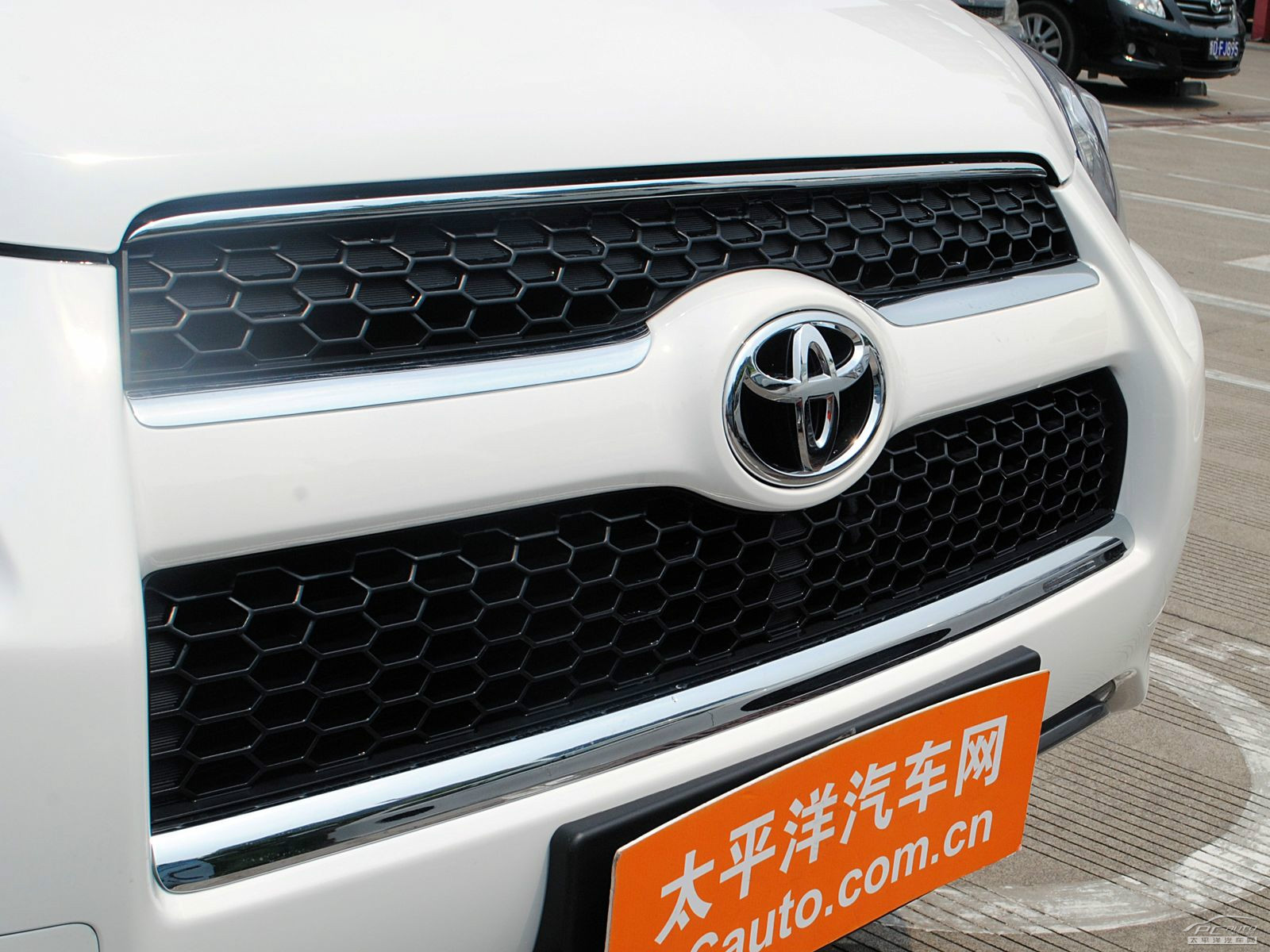 RAV4榮放外觀高清大圖