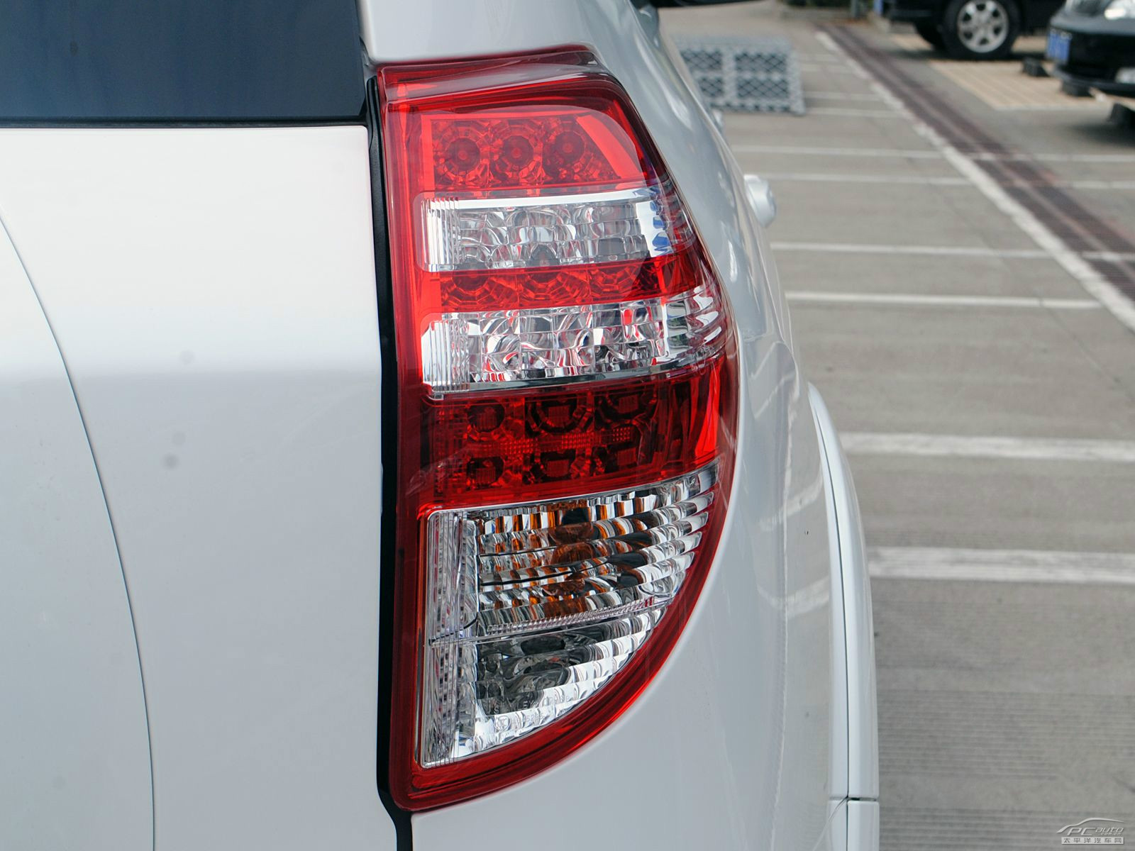 RAV4榮放外觀高清大圖