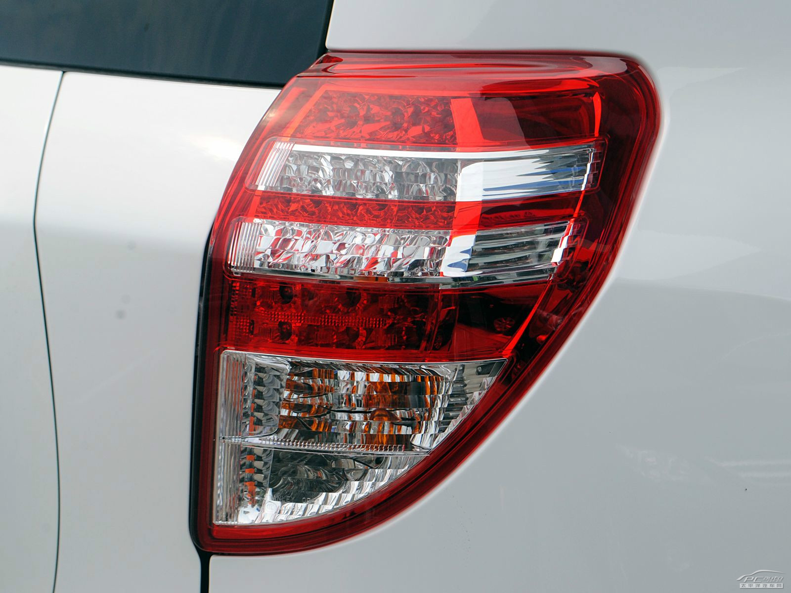 RAV4榮放外觀高清大圖
