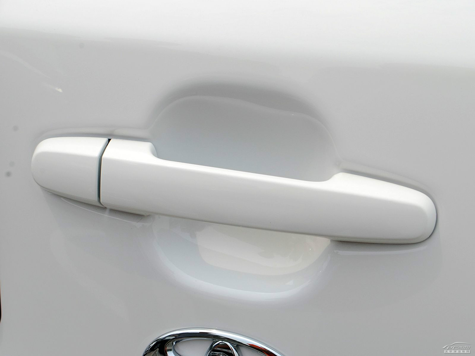 RAV4榮放外觀高清大圖