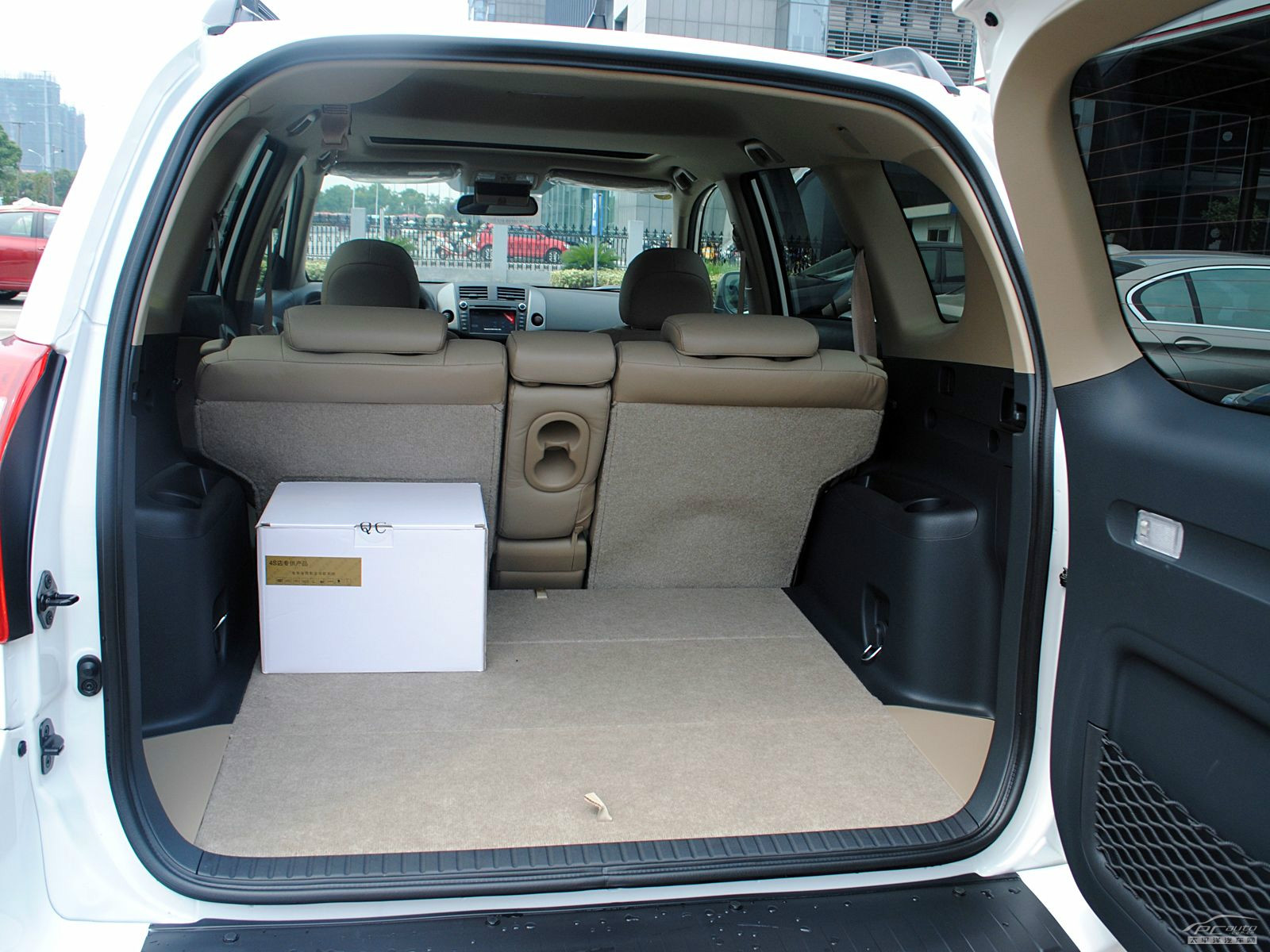 RAV4榮放空間高清大圖