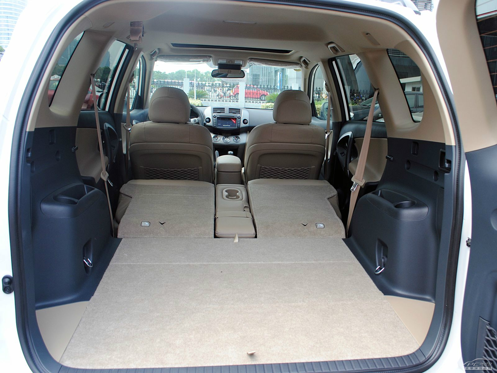 RAV4榮放空間高清大圖