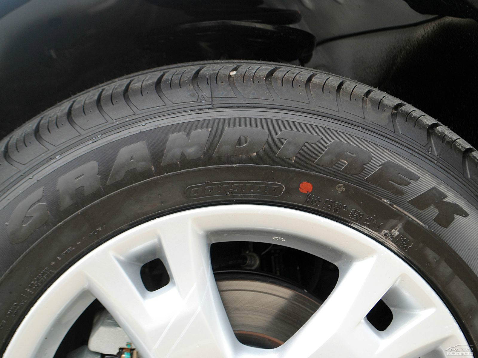 RAV4榮放細(xì)節(jié)高清大圖