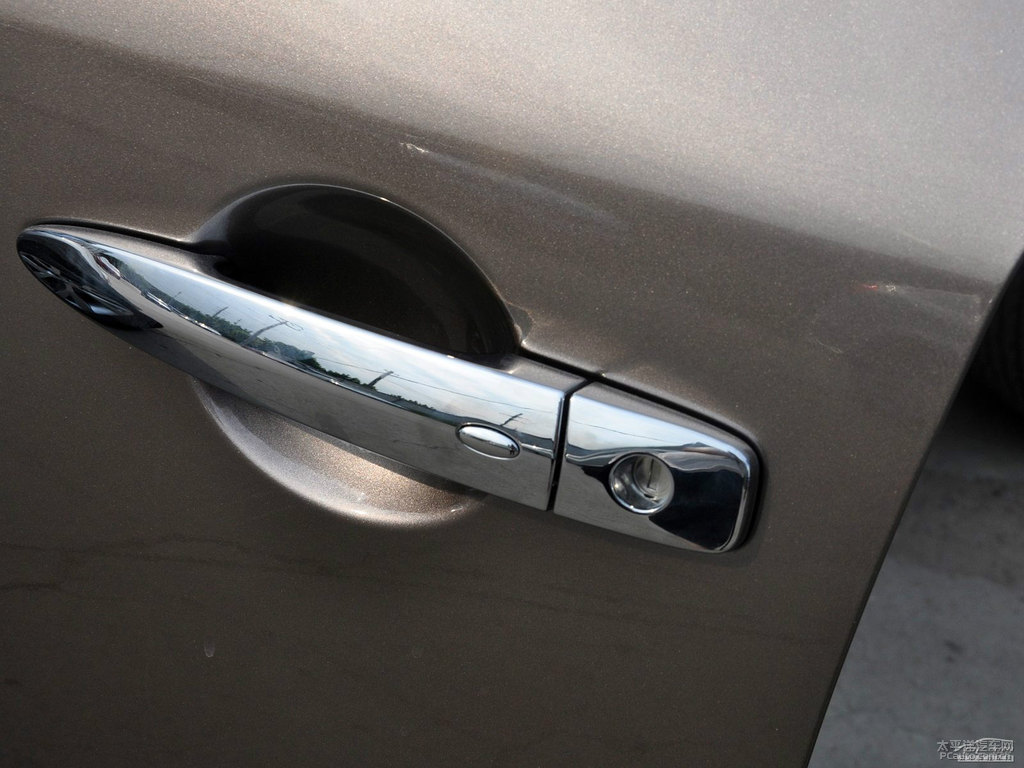 流砂金樓蘭車身外觀圖片