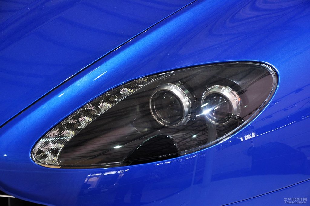 V8 VantageDƬ