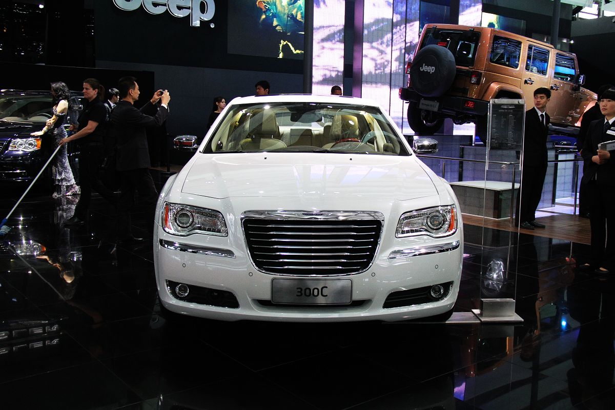 克萊斯勒300C車(chē)展高清大圖