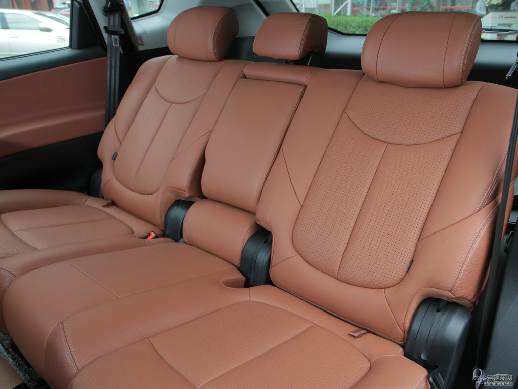 ɰy{ǽݴ7 SUV(ni)DƬ