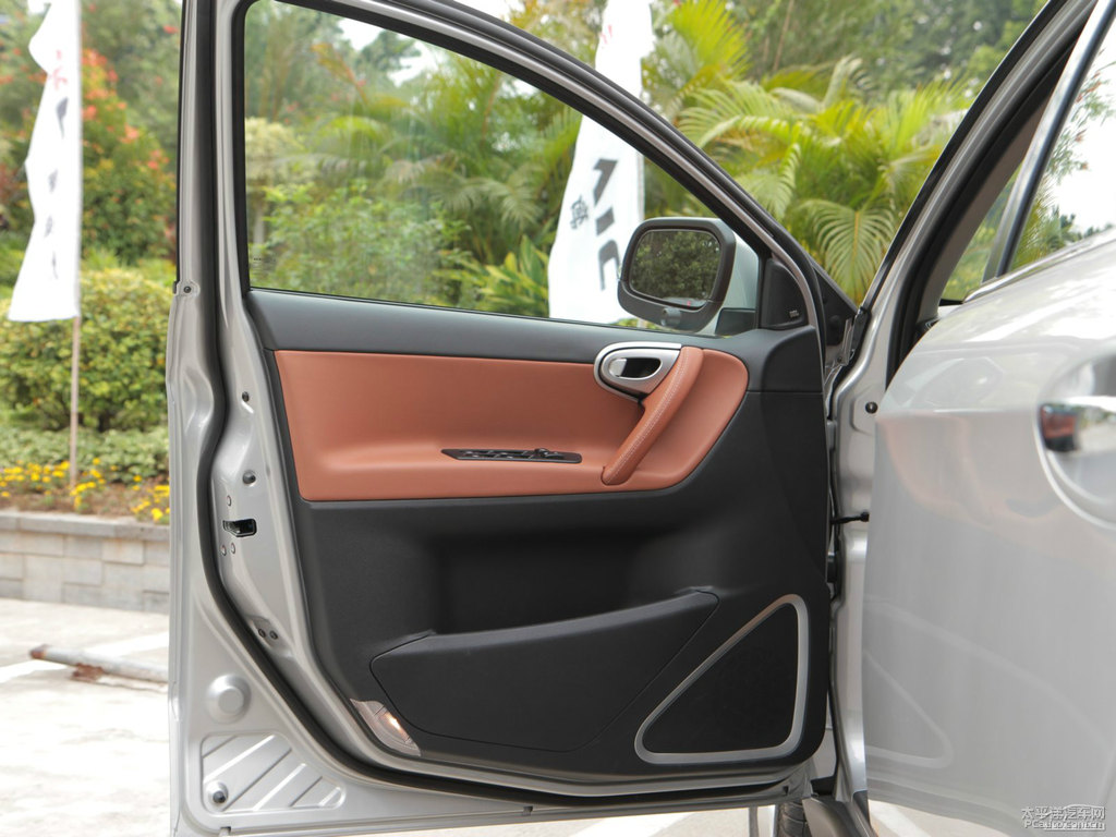 ɰy{ǽݴ7 SUV(ni)DƬ