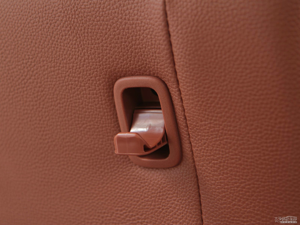 ɰy{ǽݴ7 SUV(ni)DƬ