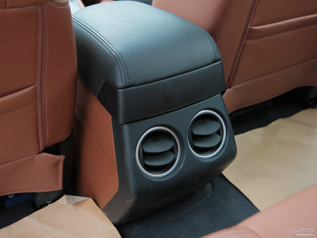 ɰy{ǽݴ7 SUV(ni)DƬ