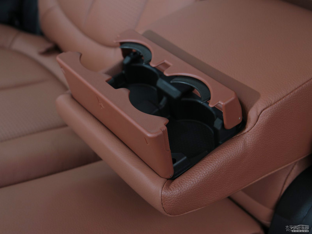 ɰy{ǽݴ7 SUV(ni)DƬ