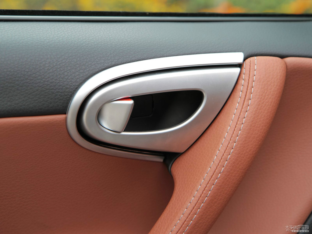ɰy{ǽݴ7 SUV(ni)DƬ
