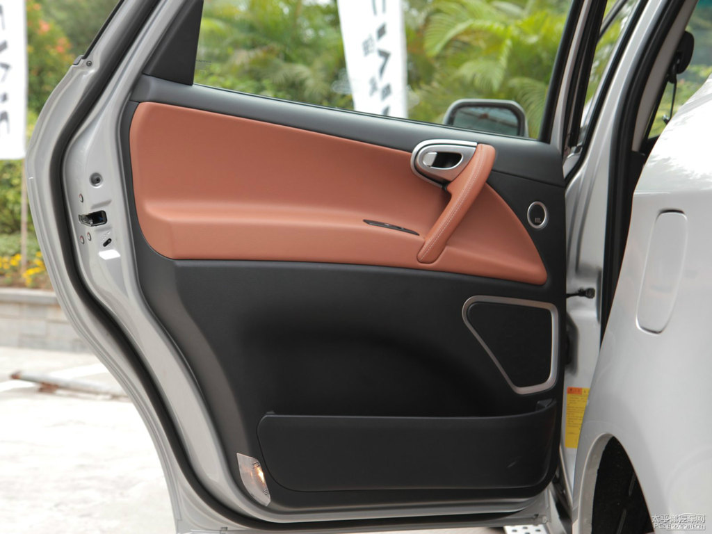 ɰy{ǽݴ7 SUV(ni)DƬ