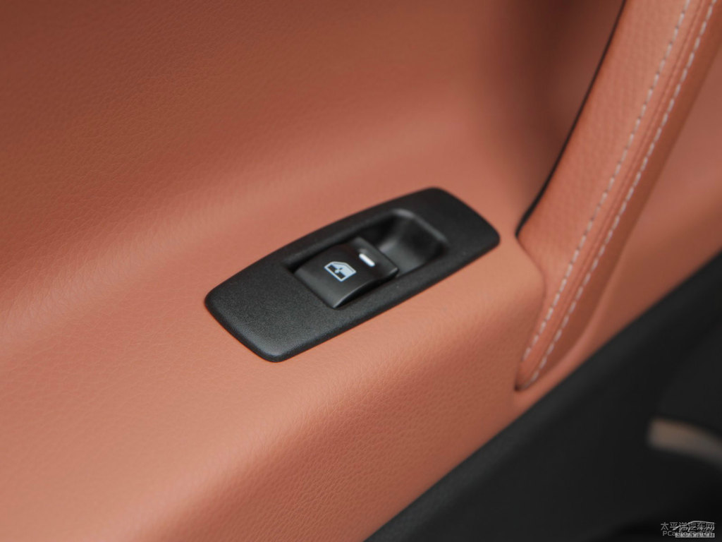ɰy{ǽݴ7 SUV(ni)DƬ