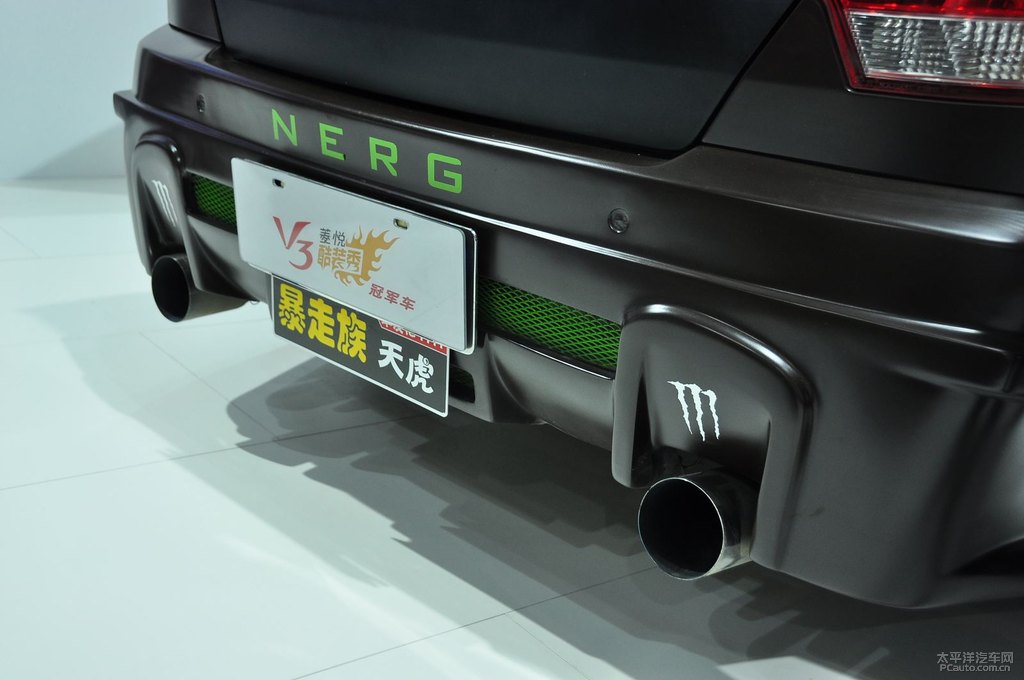 V3␂DƬ